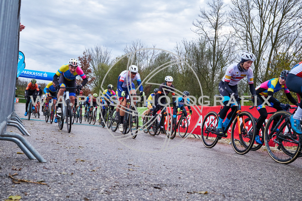 ..... | AUSTRIA, 24.11.24, 3.Radquerfeldein GP um das Sportzentrum Gunskirchen Image shows: Photo: Wapics / Michael Ring