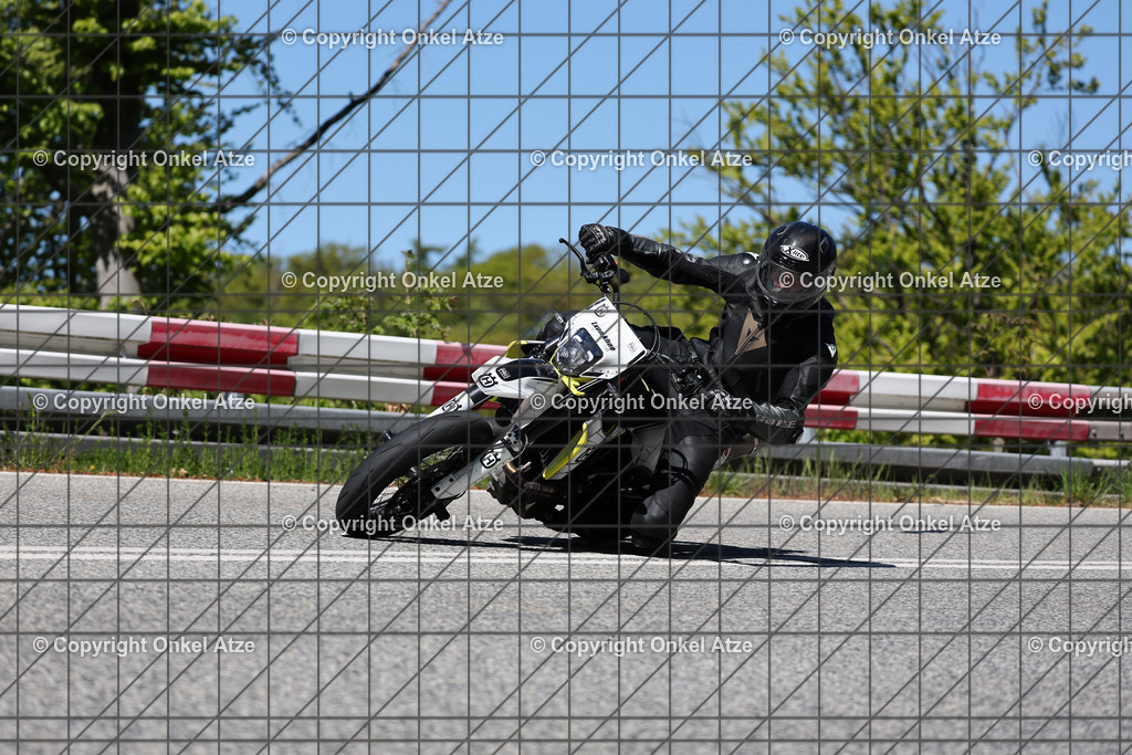 IMG_9642 | Fotograf am Kyffhäuser. Onkel Atze. Kyffhäuser Rennstrecke. Café36. Motorsportfotografie. - Realisiert mit Pictrs.com