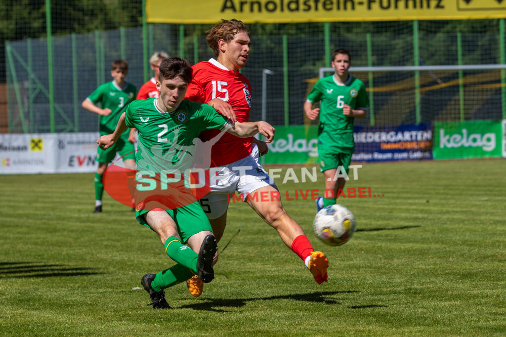 Fußball Halbfinale | Tadhg Prizeman (U15 Irland #2) Lukas Posch (U15 Österreich #15) Jason Spelman (U15 Irland #6) Fußball Halbfinale, Irland U15 - Österreich U15 am 29.04.2024 in Arnoldstein (Sportplatz), Austria, (Photo by Ernst Krawagner sport-fan.at) - Realisiert mit Pictrs.com