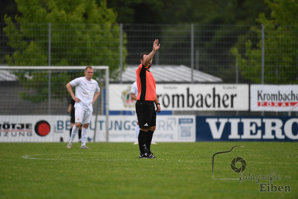 1. FC Nordenham-SV GOTANO | Kreispokal Finale Jade-Weser-Hunte 1. Mannschaften; 1.FC Nordenham (weiß)-SV GOTANO (blau) am 15.06.2025 in Rastede (Sportanlage Köttersweg), Photo: Philip Eiben 2025 - Realisiert mit Pictrs.com
