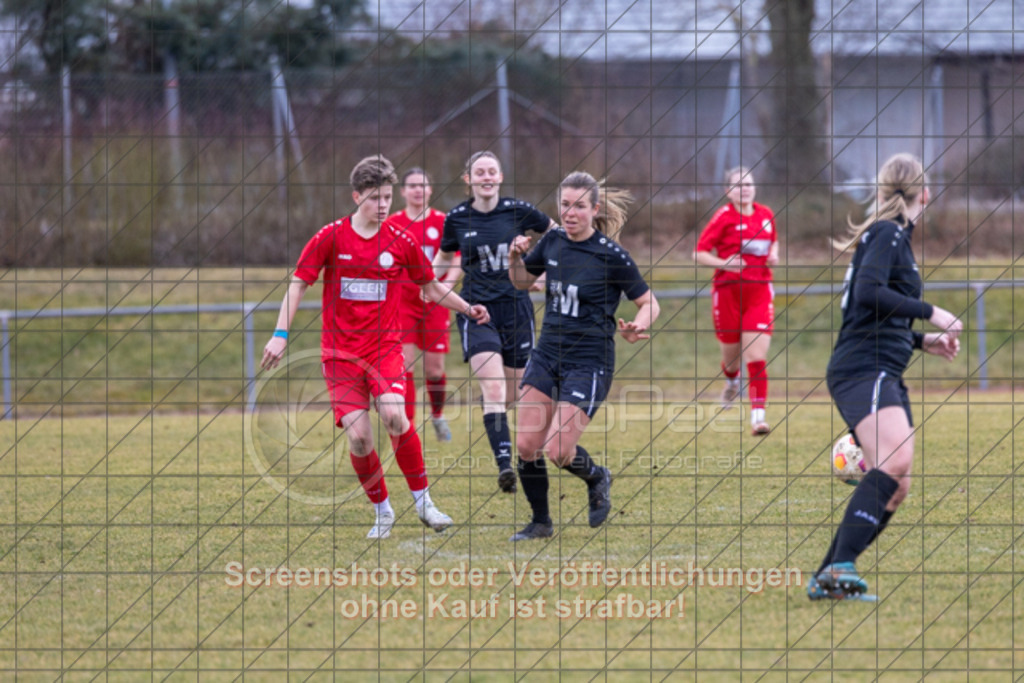 20250223_140839_0485 | #,1.FC Donzdorf (rot) vs. TSV Tettnang (schwarz), Fussball, Frauen-WFV-Pokal Achtelfinale, Saison 2024/2025, Rasenplatz Lautertal Stadion, Süßener Straße 16, 73072 Donzdorf, 23.02.2025 - 13:00 Uhr,Foto: PhotoPeet-Sportfotografie/Peter Harich