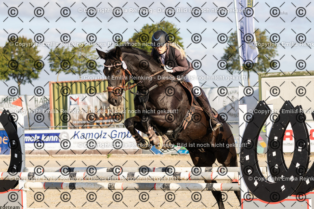 CL5A3232 | Emilia Reinking Fotografie - Realisiert mit Pictrs.com