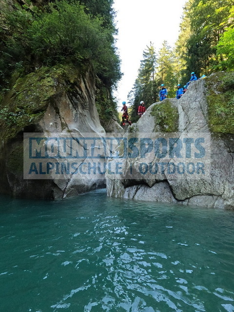 GOPR5347 | Bestelle die Bilder deines Berg- oder Wasser-Abenteuers mit Mountain Sports bequem von zu Hause aus direkt über unseren Online Fotoshop von pictrs.com. - Realisiert mit Pictrs.com