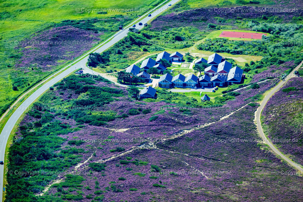 Sylt_Kampen_Kindererholungsheim_Der_Hamburger_Kind_ELS_4130130825 | KAMPEN (SYLT) 13.08.2025 Schulgelände und Gebäudekomplex des " Schullandheim Vogelkoje " in Kampen (Sylt) auf der Insel Sylt im Bundesland Schleswig-Holstein, Deutschland. Weiterführende Informationen bei: Jugenderholungswerk Hamburg e.V. Vogelkoje Kampen. // School grounds and buildings of the " Schullandheim Vogelkoje " in Kampen (Sylt) at the island Sylt in the state Schleswig-Holstein, Germany. Further information at: Jugenderholungswerk Hamburg e.V. Vogelkoje Kampen. Foto: Martin Elsen