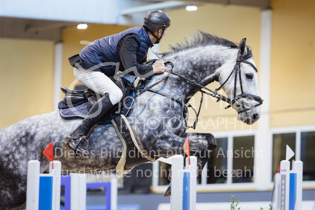 221112_Warstein_L-Spr-204 | Deine schönsten Turniermomente als professionelle Fotos! Entdecke hochwertige Pferdesport-Fotografie im Online-Shop. Jetzt Fotos finden & bestellen!