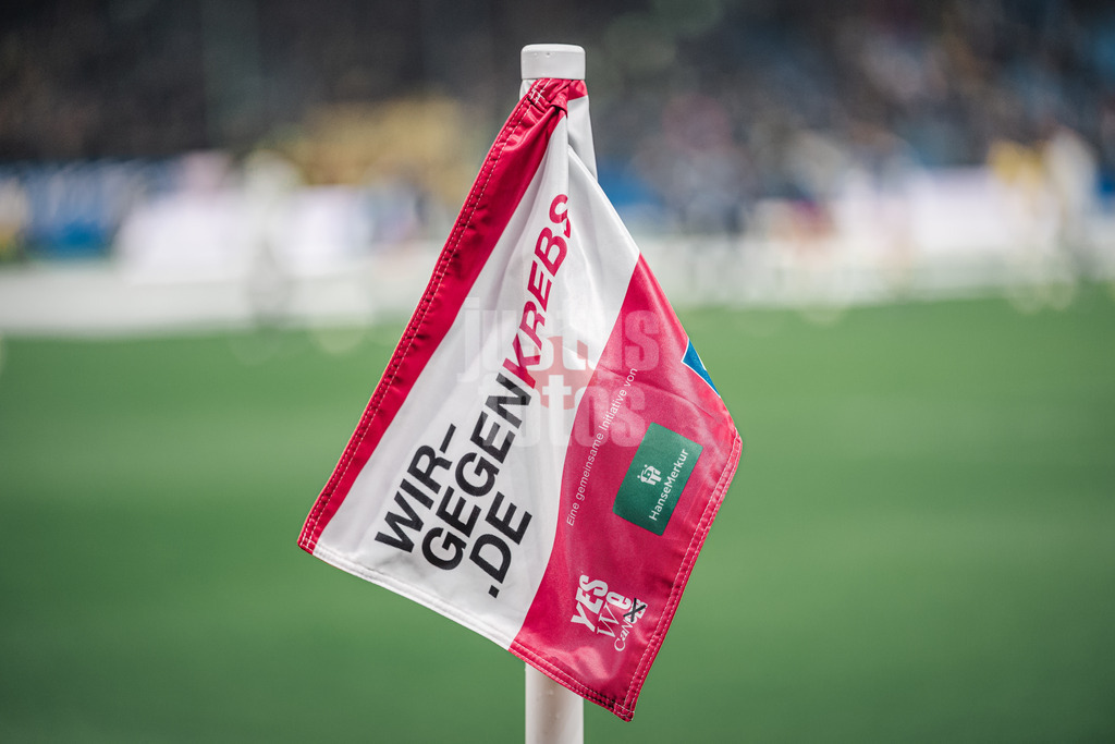 Fußball | Männer | Saison 2025/2026 | 1. Fußball-Bundesliga | 10. Spieltag | Hamburger SV vs. Borussia Dortmund | 08.11.2025 | Eckfahne Wir Gegen Krebs Hanse Merkur Yes We Cancer