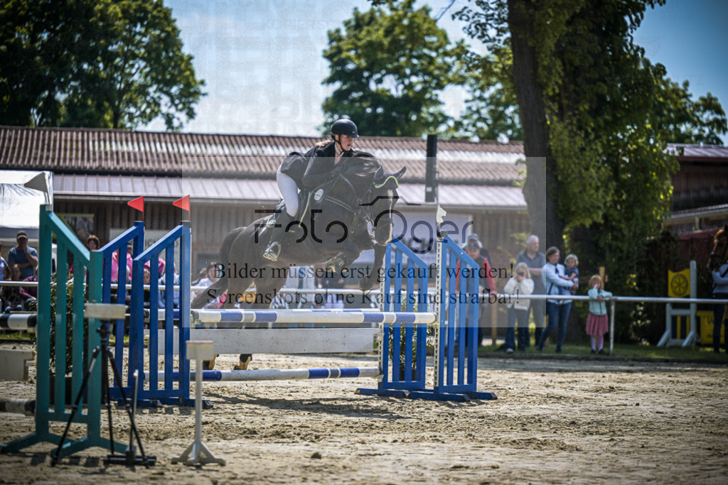 DOS_9509 | Entdecke hochwertige Reitturnierfotos von Foto Oger. Professionell, emotional und authentisch – jetzt Lieblingsmomente im Shop bestellen.Deutschlandweite Turnierfotografie. - Realisiert mit Pictrs.com