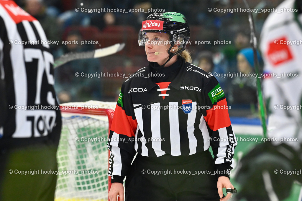 EC IDM WÄRMEPUMPEN VSV vs. OLIMPIJA LJUBLJANA | Kainberger Julia Referee, EC IDM WÄRMEPUMPEN VSV vs. OLIMPIJA LJUBLJANA, EC IDM WÄRMEPUMPEN VSV vs. OLIMPIJA LJUBLJANA am 06.12.2024 in Villach (Stadthalle Villach), Austria, (Photo by Bernd Stefan)
