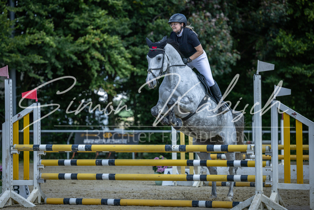 20260704-_3LI0136 | Tierfotografie Pferde, Hunde, Katzen, Haustiere.
Turnierfotografie Reitturniere, Reiten, Springreiten, Dressur in Hanau, dem Main-Kinzig-Kreis und dem Rhein-Main- Gebiet um Frankfurt