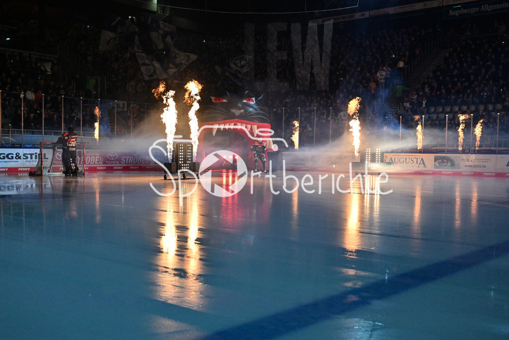 Augsburger Panther - Schwenninger Wild Wings | Der Einlauf der HAusherren beim Heimspiel gegen Schwenningen / DEL: Augsburger Panther - Schwenninger Wild Wings, Curt Frenzel Stadion am 24.01.2025