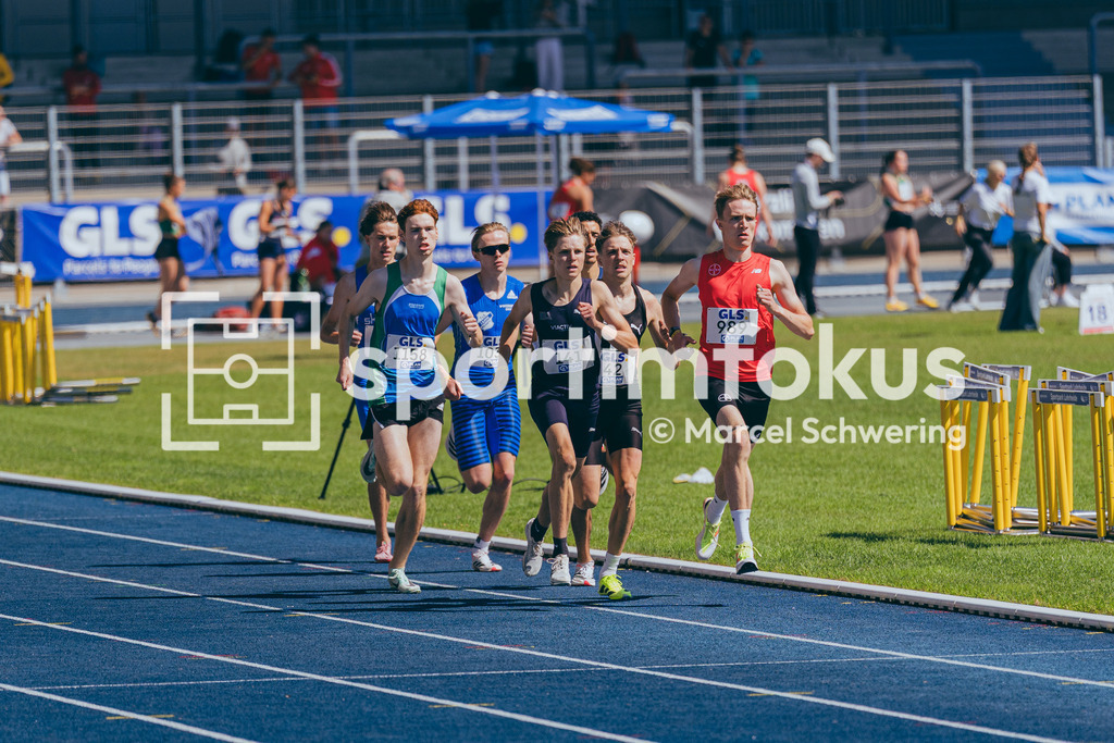 DM U23 U18 Bochum 2026 | Micha Frickenschmidt (TSV Bayer 04 Leverkusen), Paul Johann Weber (Berlin Athletics Capital Club) und Simon Rohwer (LG Rendsburg/Büdelsdorf) im 800-Meter-Lauf bei den Deutschen Meisterschaften der U18 &amp; U23 2026 im Lohrheidestadion in Bochum-Wattenscheid. - Realisiert mit Pictrs.com