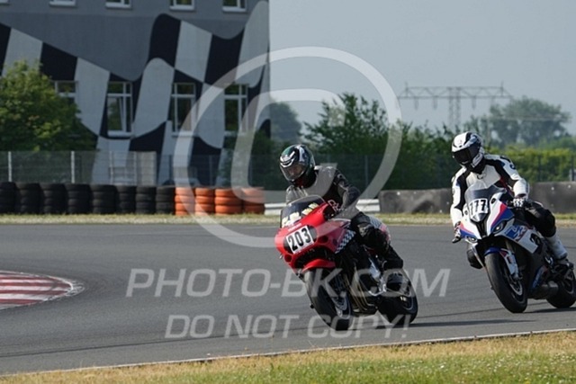 2024_05_19_PBK_44093 | Sportfotografie; SlowMotion; Video; Rennstrecke; Hafeneger; Speer; Racing; RSE; BMW; CBO; Trackday; Motorsportarena; Hockenheimring; Brno; Most; Barcelona; Valencia