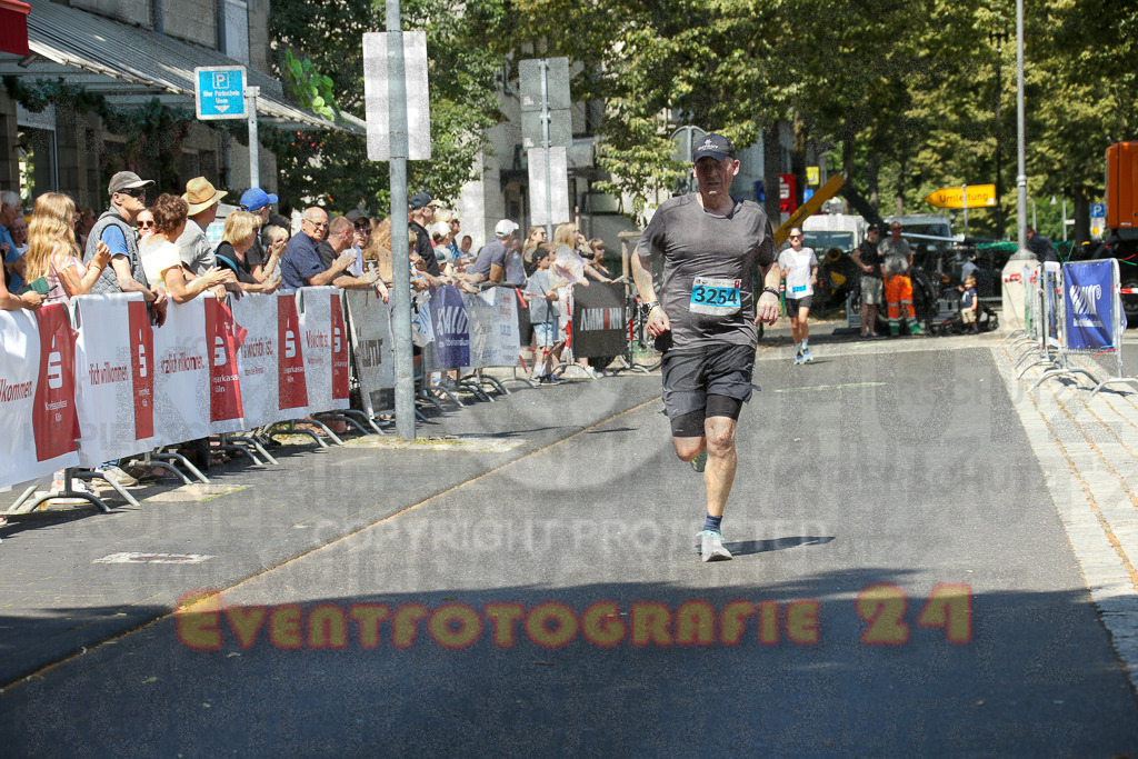 250621_1143_EX1_3854 | Sportfotografie im Rhein-Sieg Kreis, Köln, Bonn, NRW, Rheinland Pfalz, Hessen, etc. Unser Tätigkeitsfeld umfasst den Laufsport vom Volkslauf über den Marathon, Duathlon, Triathon bis zum Ultralauf wie Kölnpfad Ultra oder Schindertrail.