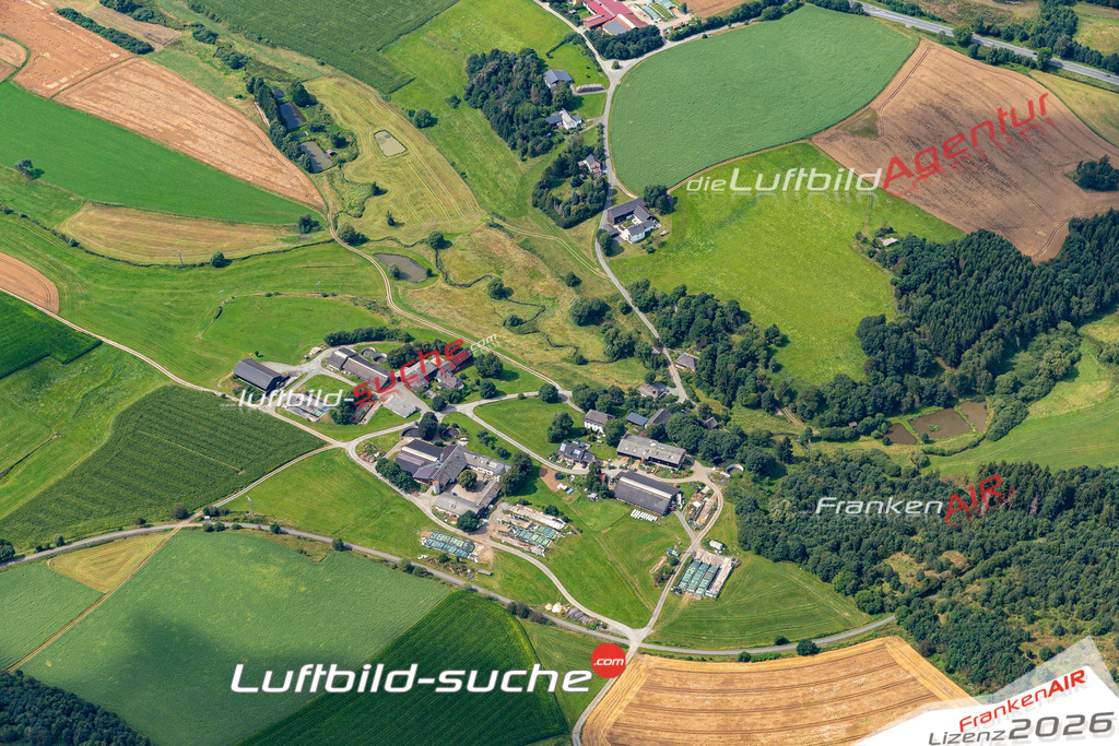 Das Luftbild der Stadt Naila wurde 2021 vom Flugzeug heraus erstellt (keine Drohne) Aufnahmehöhe ca.450 Meter- hohe Bildauflösung und Druck-Qualität garantiert!