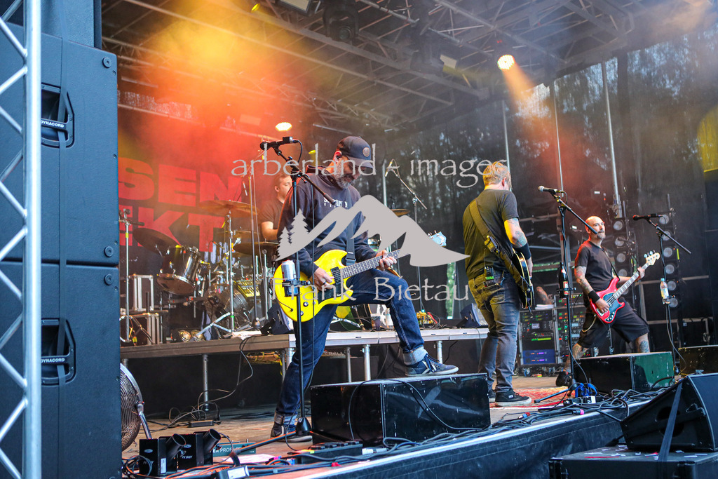 OE7A9283 | Das Bike- und Rockfestival am Geisskopf bei Im Bild : Band, Massendefekt aus Düsseldorf