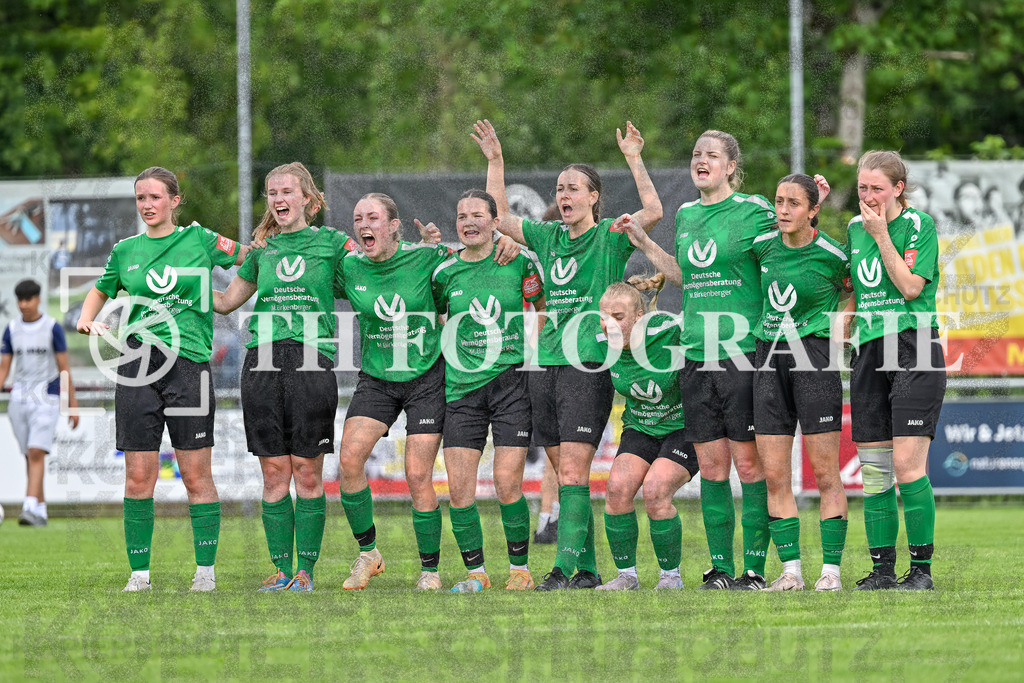 GER, FC Hauingen - SV Waldhaus, Frauen-Fussball, Rothaus Bezirkpokal, Finale, Saison 2024/2025, 29.05.2025 | Emotionen beim ElfmeterschiessenGER, FC Hauingen - SV Waldhaus, Frauen-Fussball, Rothaus Bezirkpokal, Finale, Saison 2024/2025, 29.05.2025Foto: TH Fotografie/Thomas Hess