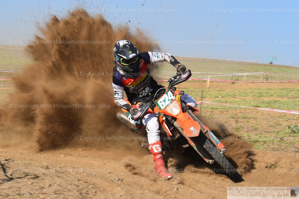 DSC_0380 (1) | Sportfotografie , Motorsport, Motoross, Reitsport, Mointainbike, Enduro,
Landschaft , Outdoor, Eventfotografie, Landschaft, Bilder online bestellen - Realisiert mit Pictrs.com