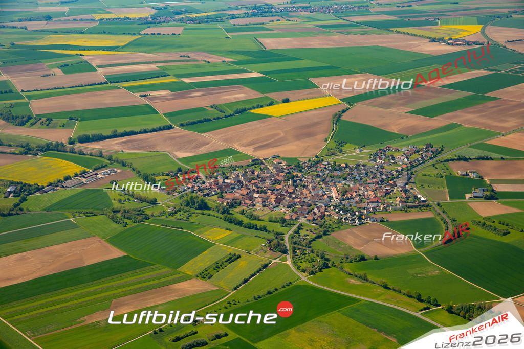 Das Luftbild zeigt :  Prosselsheim - Die Luftaufnahme wurde 2024 vom UL-Flugzeug aus erstellt ( keine Drohne ) - Hochauflösende Luftaufnahme - Für grossformatige Ausdrucke geeignet. Die Geschenkidee !Mit Lizenz und Bildrechte bestellbar
