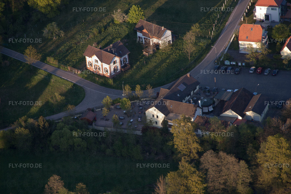Ortsansicht | Luftbild: Ortsansicht in Schleithal im Bundesland Bas-Rhin in Frankreich. Foto: IMG_64415.jpg vom 17.04.2014 durch Werner Riehm/FLY-FOTO.de - Realisiert mit Pictrs.com