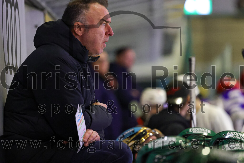 2026-02-15_063_TSV_Erding_gegen_EC_Peiting | Erding, Deutschland, 15.02.2026:Eishockey, Oberliga Süd 2025 / 2026, 47. Spieltag, TSV Erding gegen EC Peiting, Endergebnis: 4:5Teamchef Thomas Daffner (Erding Gladiators)Foto: Christian Riedel / fotografie-riedel.net