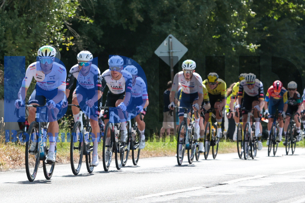 SES_DEUTOU20250821-20 | bond - Realisiert mit Pictrs.com