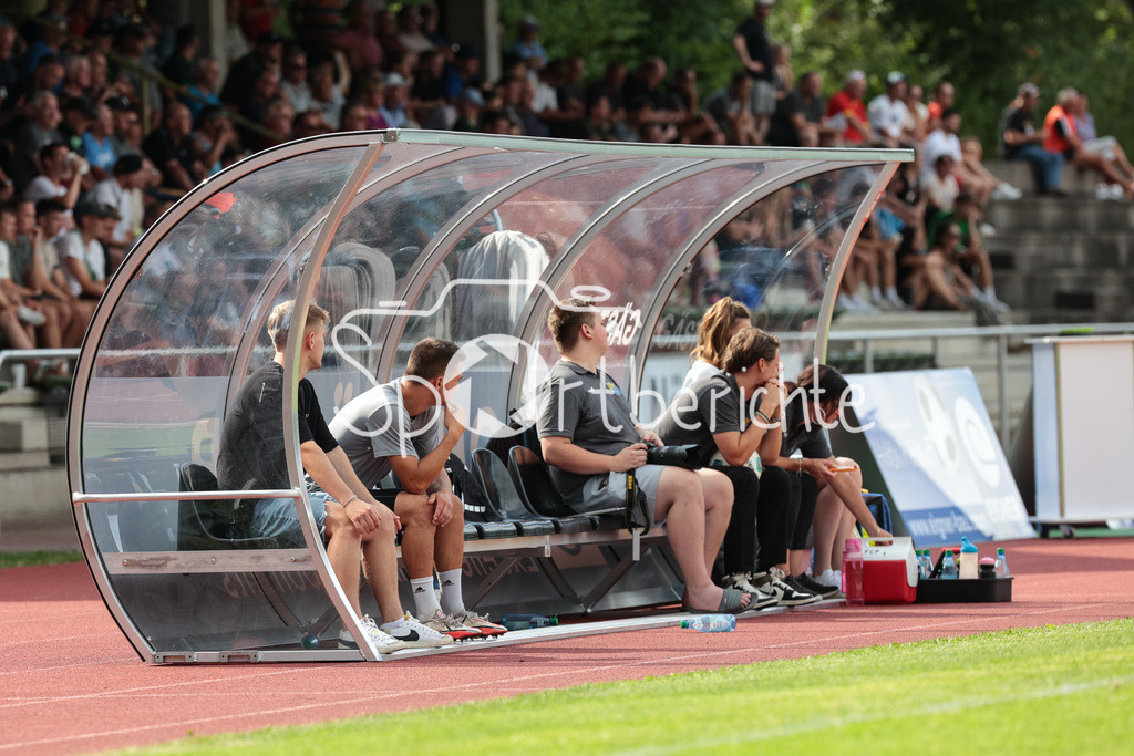 TSV 1861 Nördlingen - FC Pipinsried | Professionelle Sportfotos aus den Bereichen Fußball, Eishockey, Handball und vieles mehr. Ob Sieg oder Niederlage