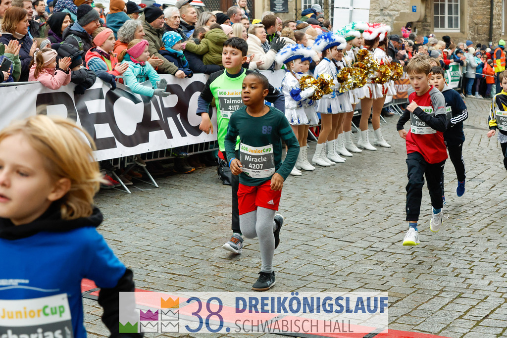 400m AOK Junior Cup | 3 Koenigslauf 2024 400m AOK Junior Cup - Realisiert mit Pictrs.com