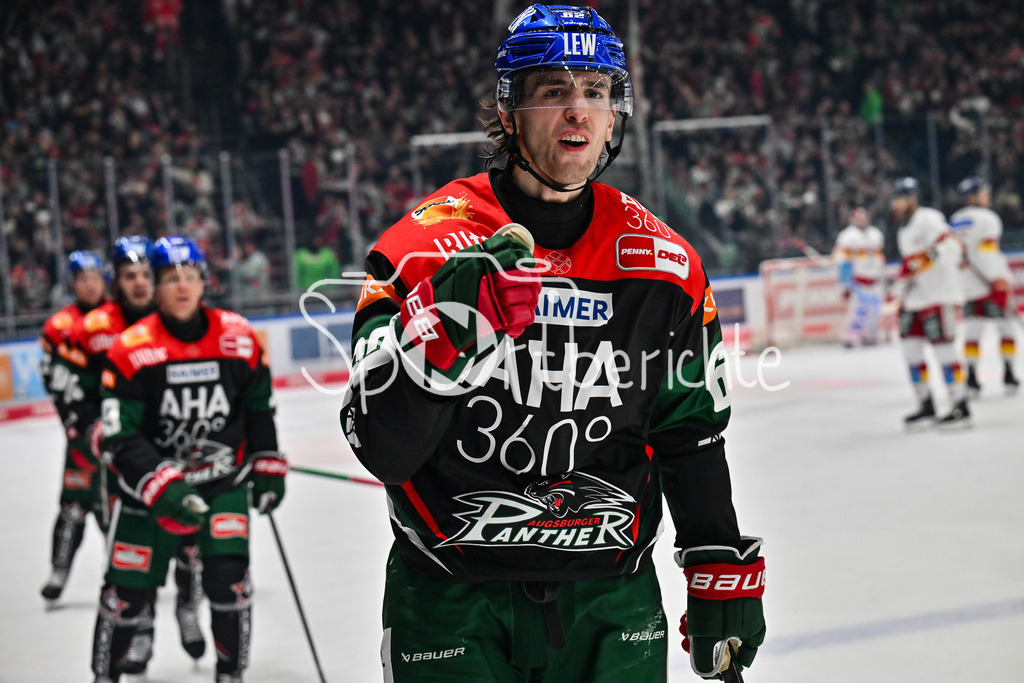 Augsburger Panther - Düsseldorfer EG | Jubel der Panther nach dem Treffer zum 1-1 durch Thomas SCHEMITSCH (Augsburger Panther #62) / Tor / Torschuetze / Freude / Happy / DEL: Augsburger Panther - Duesseldorfer EG, Curt Frenzel Stadion am 04.03.2025