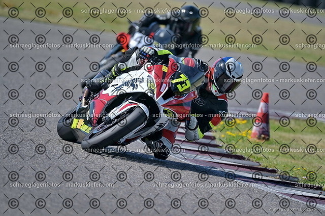 26BT02-0498 | markuskiefer.com - Realisiert mit Pictrs.com