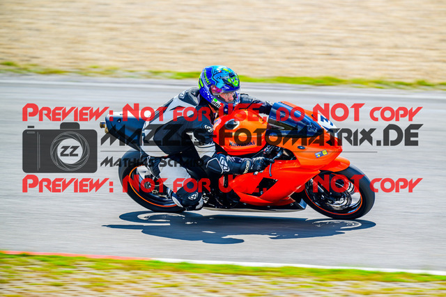 MaZZes_FotoMatrix_240717_6007705_2-135 | GELB