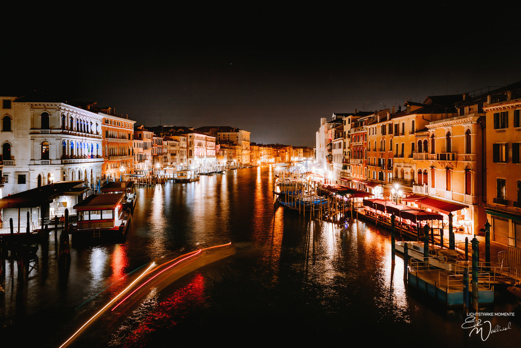 20220308-231110 ITALIEN-Venedig_003-1 Kopie | Herzlich willkommen auf meiner Seite! Ich bin Elke Wallnisch, Deine Fotografin für lichtstarke Momente. Der Name steht für alles, was mich mit der Fotografie verbindet: Das Licht und seine machtvolle Wirkung auf eine Situation oder unsere Stimmung - Realisiert mit Pictrs.com