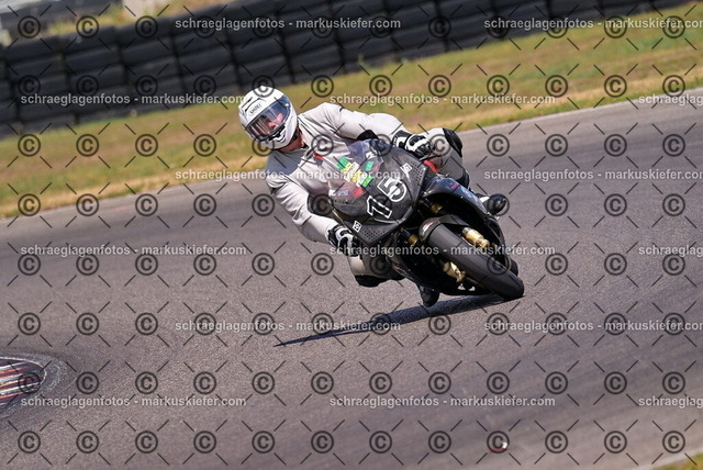 26bt05-1524 | markuskiefer.com - Realisiert mit Pictrs.com