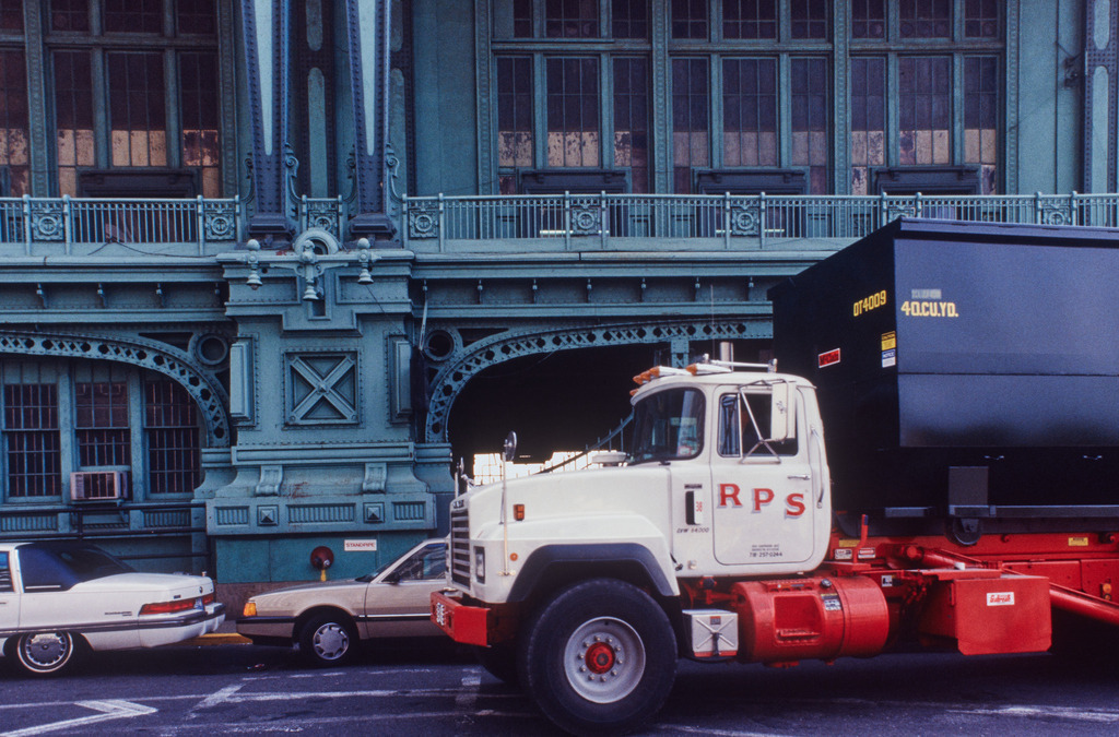 05USA_NYC_Architektur_Truck_Okt1992_8073 | Downtown Manhattan, The Battery  Warehouse