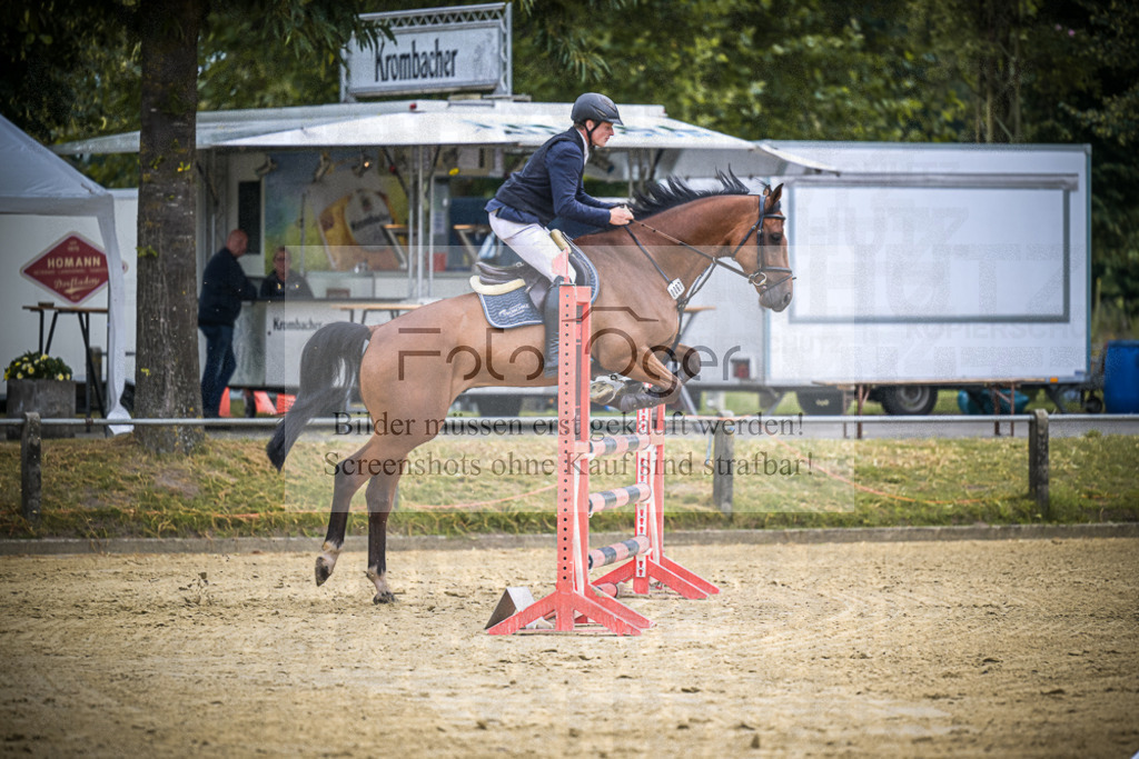 DOS_4782 | Entdecke hochwertige Reitturnierfotos von Foto Oger. Professionell, emotional und authentisch – jetzt Lieblingsmomente im Shop bestellen.Deutschlandweite Turnierfotografie. - Realisiert mit Pictrs.com