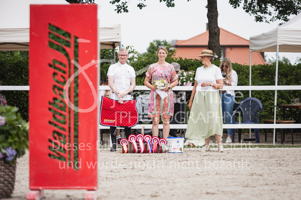 250622_Lemwerder_M2-SprmstAnf-856 | Deine schönsten Turniermomente als professionelle Fotos! Entdecke hochwertige Pferdesport-Fotografie im Online-Shop. Jetzt Fotos finden & bestellen!