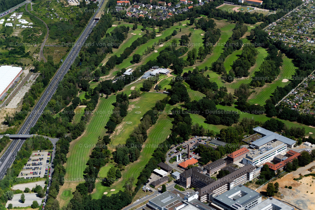 4035884 | BRAUNSCHWEIG 31.07.2020 Gelände des Golfplatz des Golf-Klub Braunschweig e.V. in Braunschweig im Bundesland Niedersachsen, Deutschland. Weiterführende Informationen bei: Golf-Klub Braunschweig e.V. // Grounds of the Golf course at of Golf-Klub Braunschweig e.V. in Brunswick in the state Lower Saxony, Germany. Further information at: Golf-Klub Braunschweig e.V. Foto: Gerhard Launer