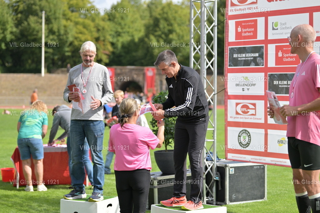2026-08-23_Sparkassenlauf_Siegerehr_KH_00034 | Die Fotografen - Realisiert mit Pictrs.com