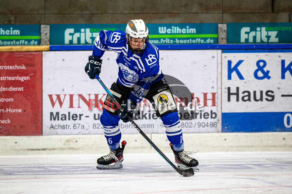 SC Forst NATURE BOYS gegen WANDERERS Germering | Eishockey Landesliaga Herren Gruppe A 2024/2025, SC Forst NATURE BOYS gegen WANDERERS Germering, 20241025,Simon FEND (Nature Boyz 16) in Aktion,2024-10-25 in Peißenberg (Eisstadion Peißenberg), Simon FEND (Nature Boyz 16)Copyright: WolfgangxLindner www.foto-lindner.de
