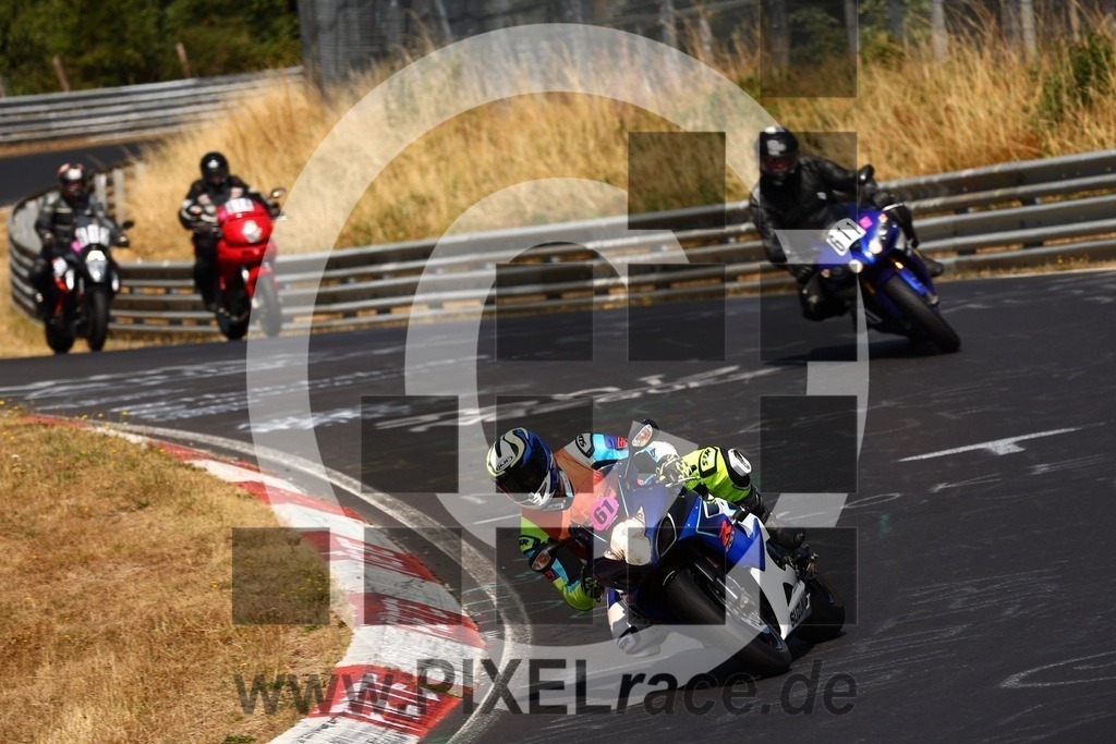 0611-20260803_02349 | Schöne Erinnerungen an spannende Momente - das festzuhalten ist unser Job. PIXELrace.de ist seit 2003 auf den Rennstrecken Europas unterwegs um die Action draußen beim Fahren und die wunderbare Stimmung imm Fahrerlager für euch einzufangen.