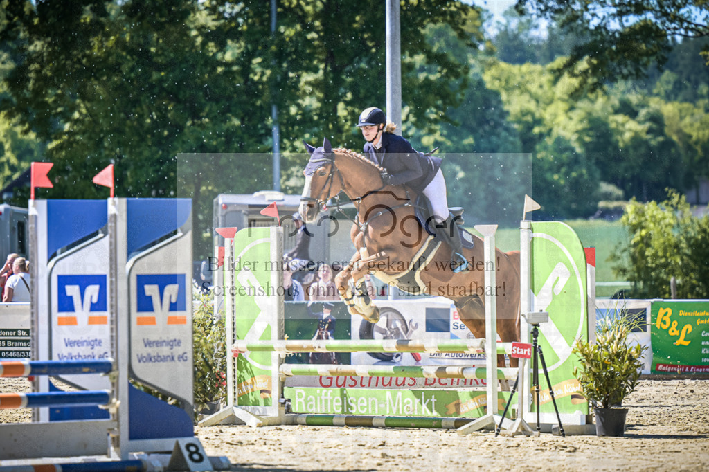 DOS_1098 | Entdecke hochwertige Reitturnierfotos von Foto Oger. Professionell, emotional und authentisch – jetzt Lieblingsmomente im Shop bestellen.Deutschlandweite Turnierfotografie. - Realisiert mit Pictrs.com
