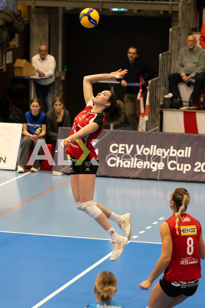 Volleyball I Frauen I Saison 2025-2026 I CEV Volleyball Challenge Cup 2026 | Women I 16th Finals I VC Kanti Schaffhausen - TJ Ostrava I 03.12.2025 | VC Kanti Schaffhausen - 14 Josipa Marković (HR) – Aussen - Realisiert mit Pictrs.com