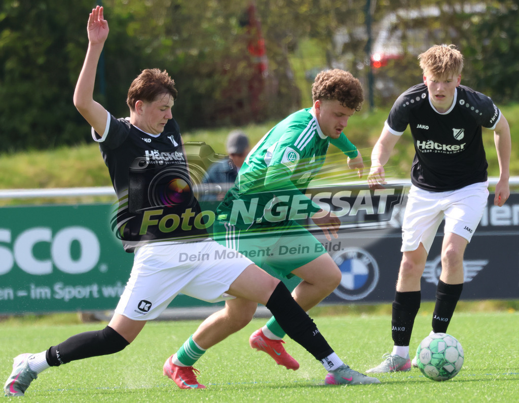 SV Rödinghausen - MSV Duisburg | Auf dem Bild zu sehen: schwarz SV Rödinghausen ; grün MSV Duisburg: SV Rödinghausen, MSV Duisburg, Saison 25/26, A-Jugend, Testspiel, Rödinghausen, Deutschland - Realisiert mit Pictrs.com