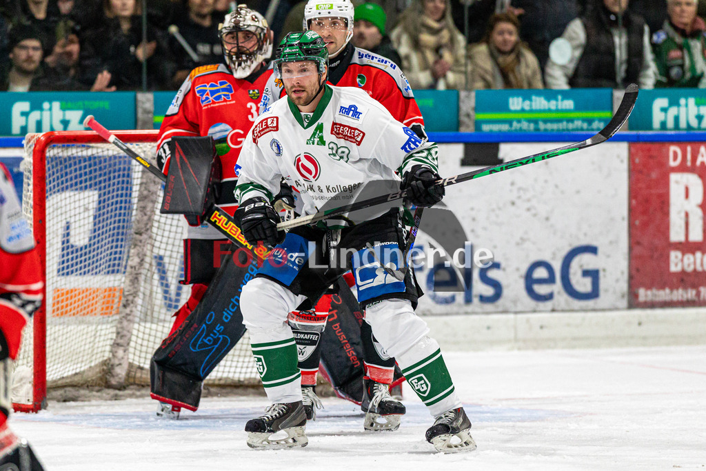 TSV Peißenberg Miners vs TSV Erding Gladiators | Eishockey Bayernliga 2023/2024, TSV Peißenberg Miners vs TSV Erding Gladiators, 20240107,
Kampf um eine gute Position vor dem Tor.,
2024-01-07 in Peißenberg (Eisstadion)
39 Tomas PLIHAL (Gladiators 39), 91 Dominik EBENTHEUER (Miners 91), 31 Korbinian SERTL (Miners Goali 31)
Copyright: WolfgangxLindner foto-lindner.de