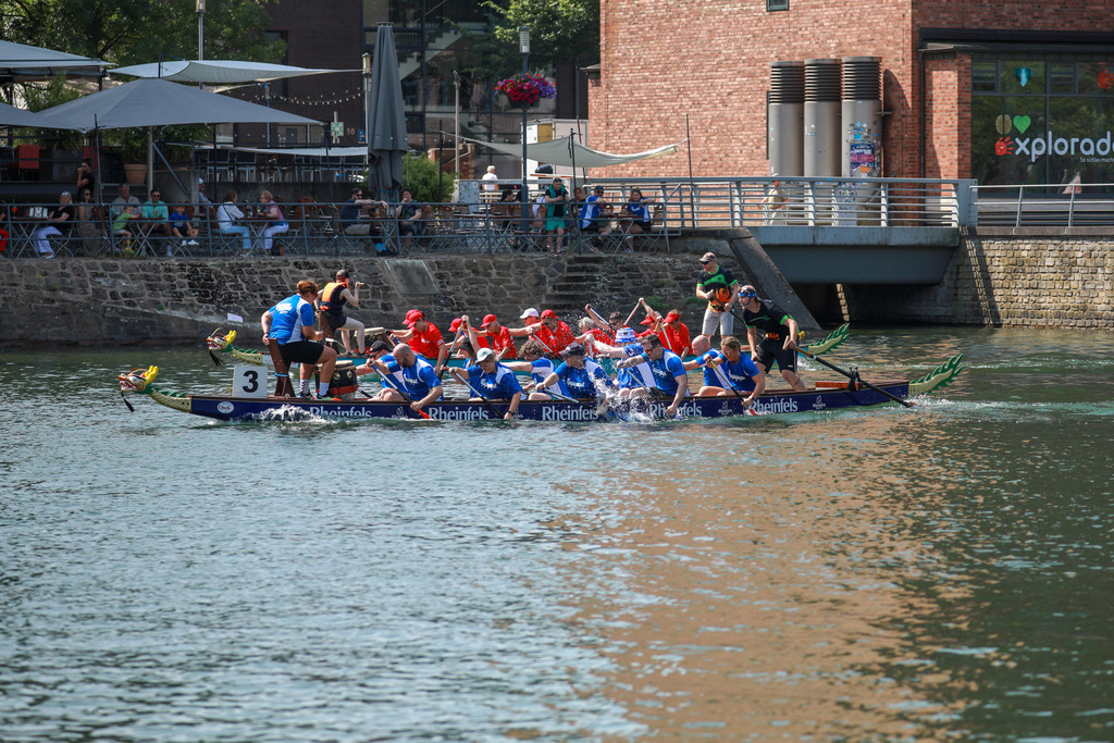 Drachenboot-Regatta_Duisburg140625_35 | Bildergalerie von Sport-Ereignissen aber auch von weiteren spannenden Dingen - nicht nur vom Niederrhein. In Anlehnung an den bekannten Spruch von Hanns Dieter Hüsch heißt das Motto: "Niederrhein ist überall".  - Realisiert mit Pictrs.com