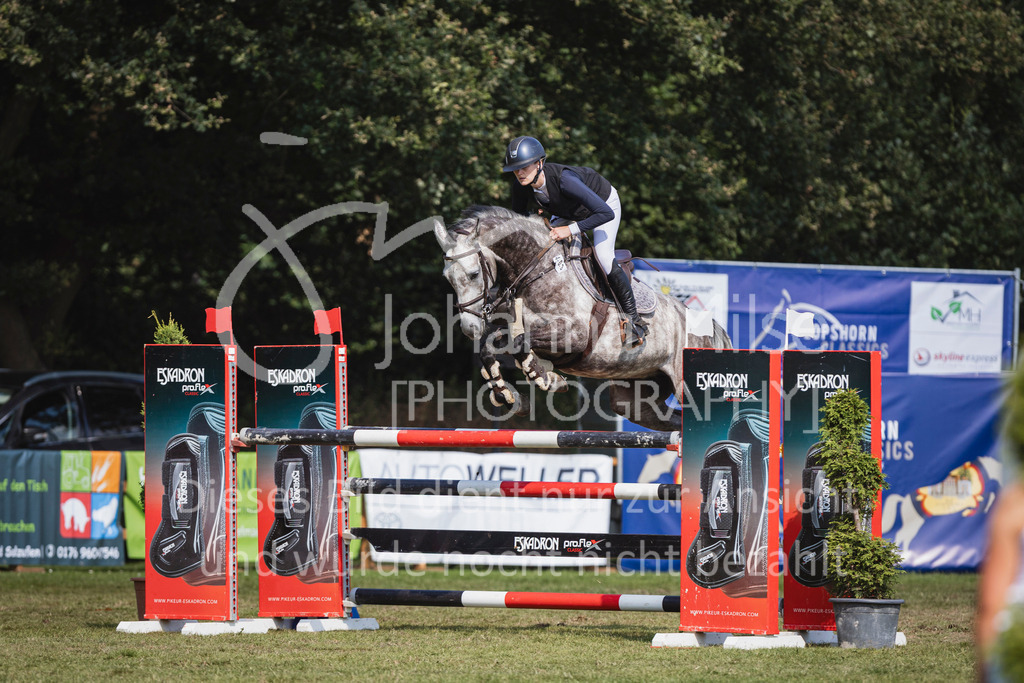 240720_LC_M2-Spr-425 | Deine schönsten Turniermomente als professionelle Fotos! Entdecke hochwertige Pferdesport-Fotografie im Online-Shop. Jetzt Fotos finden & bestellen!