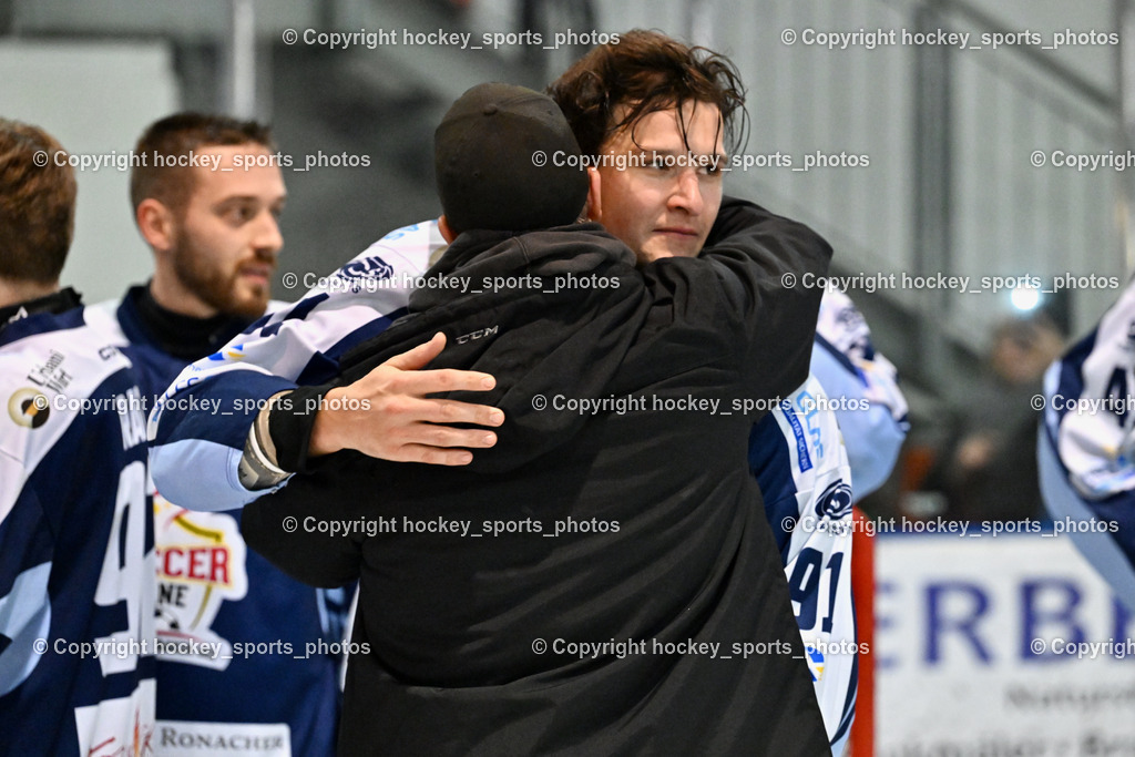 ESC SOCCERZONE STEINDORF vs. 1. EHC Althofen | #91 Kravanja Kristian ESC Steindorf, ESC SOCCERZONE STEINDORF vs. 1. EHC Althofen, Siegerehrung ESC SOCCERZONE STEINDORF & 1. EHC Althofen am 08.03.2025 in Steindorf (Ossiachersee Halle), Austria, (Photo by Bernd Stefan)