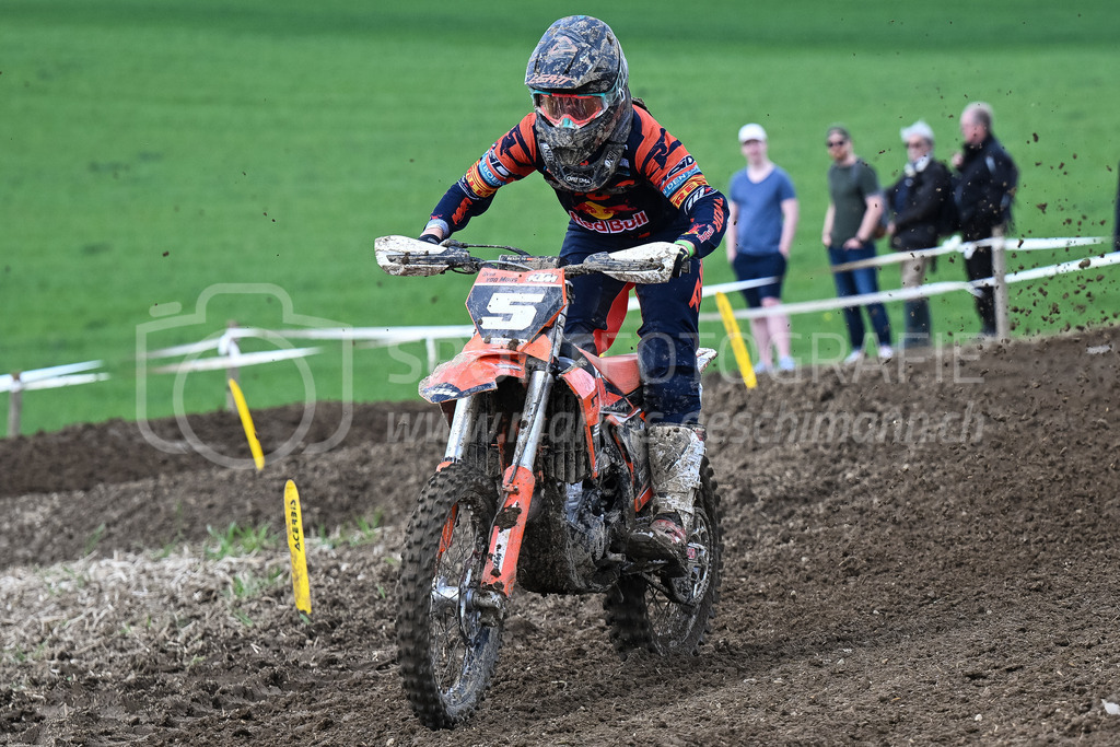 Motocross Schlatt bei Winterthur - 29. April 2023 | #5 von Moos Sven aus Ruswil (CH) auf KTM 250 in der Kategorie MX2 am Motocross Schlatt bei Winterthur, 29. April 2023.
Instagram: @mx_schlatt | @mc_wila | @sam_schweiz
Bild: Sportfotografie Markus Aeschimann | www.markus-aeschimann.ch - Realisiert mit Pictrs.com