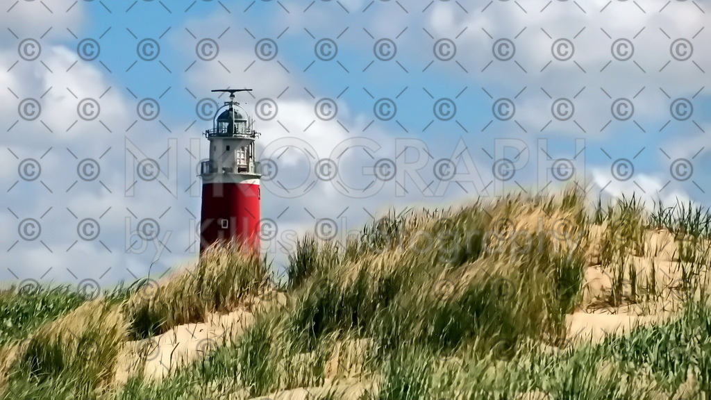 Der Leuchtturm von Texel | Der Leuchtturm von Texel liegt am nördlichen Ende der niederländischen Nordseeinsel Texel. Seit 1927 wird der Leuchtturm elektrisch betrieben. Im November 1864 wurde der Leuchtturm mit Petroleum-Brennern in Betrieb genommen. Das Leuchtfeuer blinkt zweimal im 10-Sekunden-Takt und ist ca. 29 Seemeilen sichtbar.