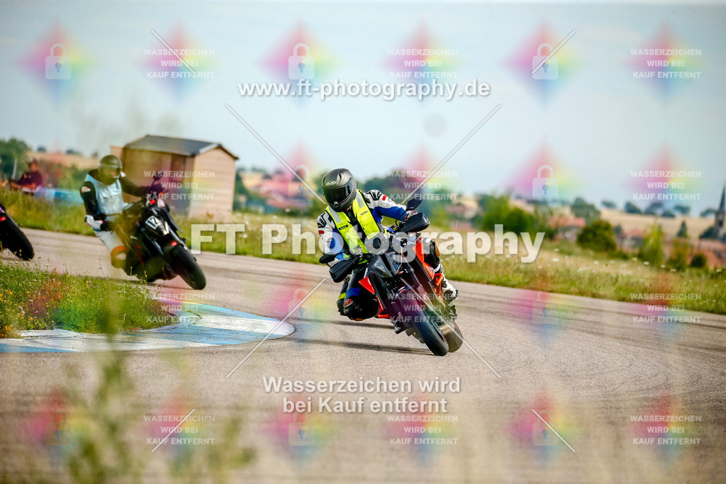 Chambley Juli-2559 | Hier findet Ihr Bilder von Touristenfahrten auf der Nürburgring Nordschleife oder von anderen Veranstaltungen die ich besucht habe. Viel Spass beim Durch Schauen 