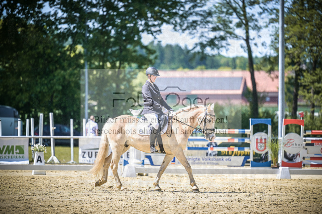 DOS_9034 | Entdecke hochwertige Reitturnierfotos von Foto Oger. Professionell, emotional und authentisch – jetzt Lieblingsmomente im Shop bestellen.Deutschlandweite Turnierfotografie. - Realisiert mit Pictrs.com